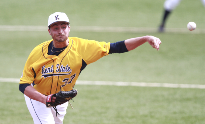 Junior starting pitcher David Starn leads the Flashes pitching staff with 59.2 innings pitched. Starn has a 5-1 record and a 1.96 ERA. Photo by Lindsay Frumker.