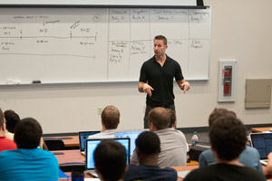 Jason Tomaric, a multiple Emmy award-winning director and cinematographer, speaks to film students about good directing. Photo provided by Melinda Yoho.