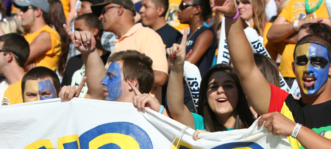Fans cheer on the Flashes. Photo by Shaye Painter.