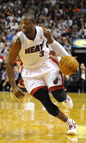 Dwayne Wade of the Miami Heat drives to the basket against the Utah Jazz during NBA action at American Airlines Arena in Miami, Florida, on Tuesday, November 9, 2010. (Charles Mostoller/Miami Herald/MCT)