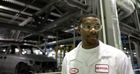 Patrick Garrett works at the Honda Manufacturing Plant in Lincoln, Alabama, on July 11, 2003. The plant is one of the few in the country that is not represented by the United Auto Workers. Photo by SYLWIA KAPUSCINSKI/DETROIT FREE PRESS.