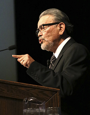 Dr. Carlos Muñoz, Jr., speaks in Kent State Ballroom on Thursday afternoon as a part of the 11th Annual MLK Jr. Celebration. Muñoz has been involved in civil and human rights activism, as well as the battle for social and economic justice, since he was a student in the 1960s. He is author of numerous publications based upon the Mexican-American, African-American and Latino political coalitions. Photo by Jenna Watson.