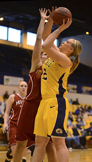 Freshman center Heather Bachman takes a shot for the Flashes during their game against Miami of Ohio on Jan. 27. Kent State fell to Miami, 76-48. Photo by Jenna Watson.