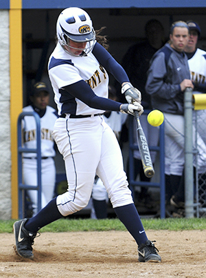 The Kent State bats against Northern Illinois on Friday, Apr. 19. The Flashes lost 5-1. Photo by Rachael Le Goubin.