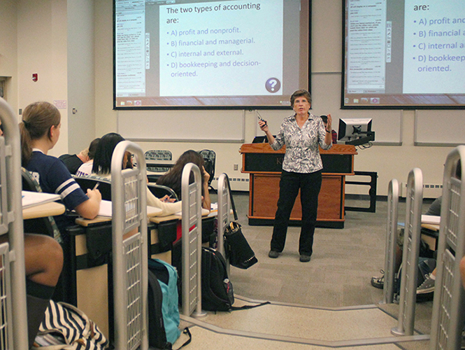 Associate professor of accounting Wendy Tietz teaches her class about financial accounting on August 28, 2013 in the Business Administration Building. ES. Photo by Erin McLaughlin.