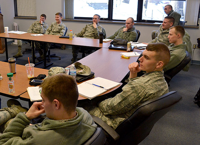 A+group+of+Air+Force+ROTC+cadets+learn+about+various+Air+Force+plane+models%2C+Thursday%2C+Jan.+30%2C+2014.+The+class+was+lead+by+newest+commander+Lt.+Col.+Daniel+Finkelstein+in+Terrace+Hall.