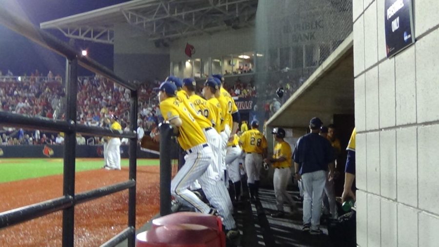 Kent State falls to Louisville Friday 5-0. 