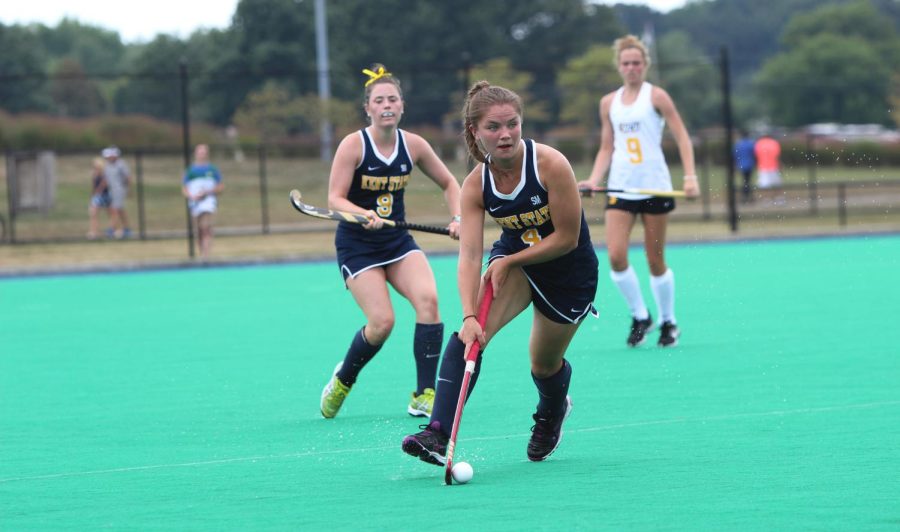 Midfield, freshman Helen Harper moves the ball down the field during a game versus Virginia Commonwealth University at Murphy-Mellis Field on Saturday, Aug. 29, 2015. The Flashes won in double over-time 4-3.