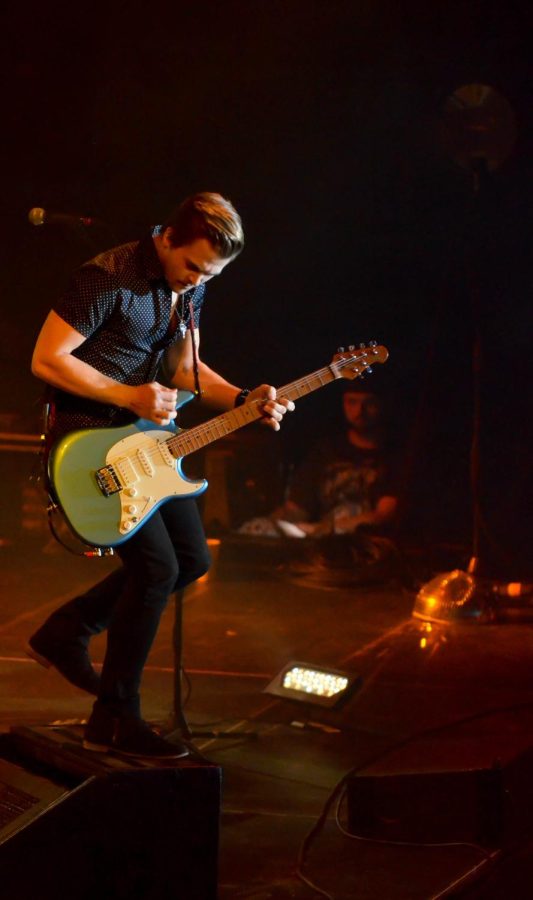 Hunter Hayes performs for the students at the MAC Center on Friday, Oct. 23, 2015.
