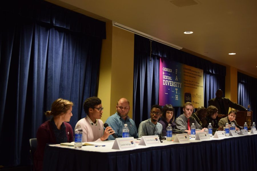 From left to right, Janelle Nafziger, Jordin Manning, Kris Herman, Emmanuel Jackson, Suzy DEnbeau, Nick Larson, Rev. Avery Danage, Alice Freitas, Rev. Julie Blake Fisher and Moderator Kelvin Barry sit on a panel at the Kent Talk titled “Gender and Sexual Diversity in Religion” on Tuesday, Nov. 17, 2015.