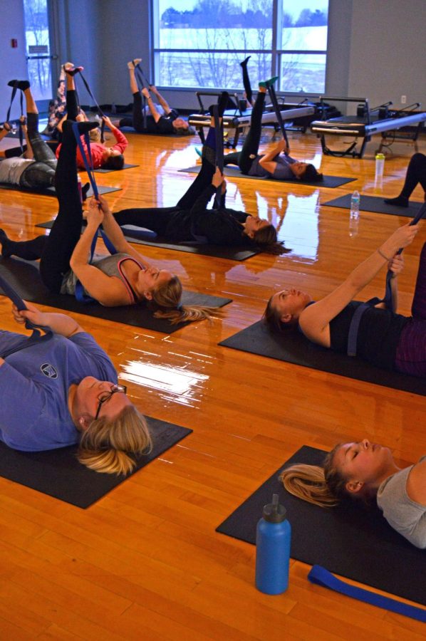 PiYo%2C+pilates+and+yoga+combined%2C+is+one+of+the+many+Group+X+classes+offered+at+the+Student+Recreation+and+Wellness+Center+from+January+17-25.+Thursday+January+21%2C+2016.