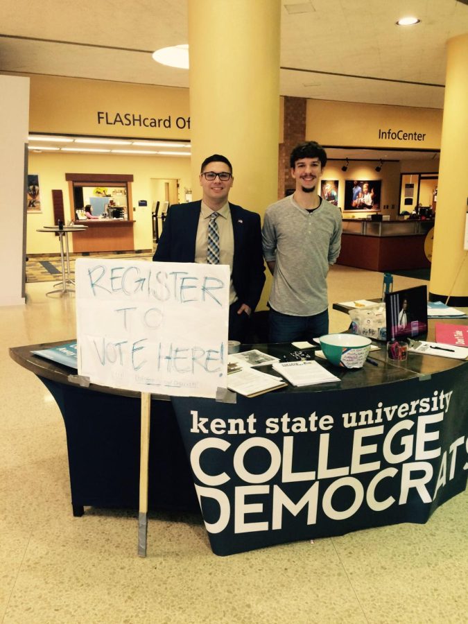 Anthony Erhardt (left) and Andrew Ohl help students register to vote on Friday, Jan. 22, 2016 in the Student Center. Photo courtesy of Ben Kindel
