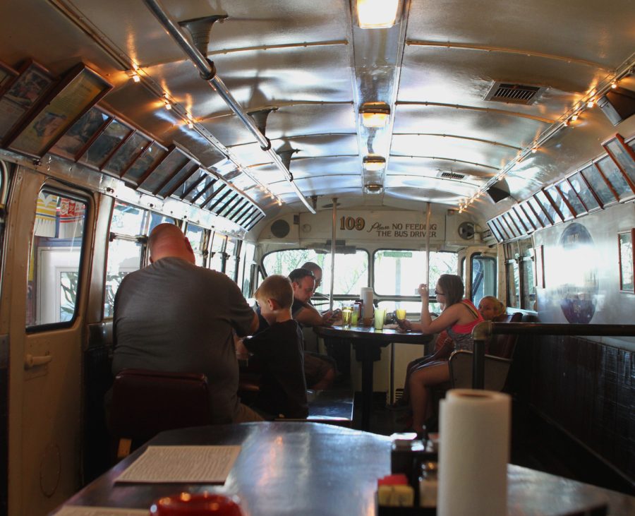Diners+eat+lunch+in+a+retrofitted+bus+inside+Mikes+Place+on+Saturday%2C+April+16%2C+2016.