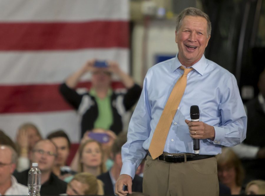 Ohio governor and republican hopeful John Kasich speaks to supporters at the Ohio CAT Headquarters on Tuesday, March 8, 2016.