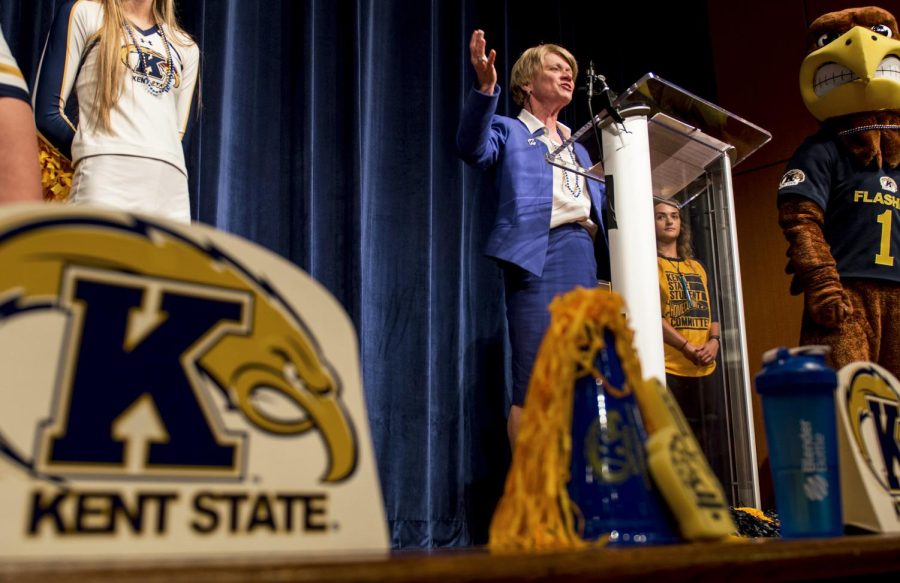 Kent State President Beverly Warren kicks off the 2016 Homecoming week at Flash Bash on Monday, Sept. 26, 2016.
