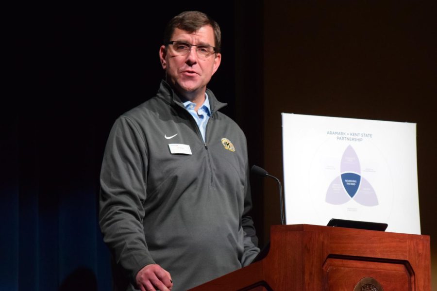 Jeff Bohn of Aramark Food Facilities gives a presentation on his companys plan for Kent State Dining Services if chosen as the universitys new food vendor at the Kiva on Tuesday, Jan. 17, 2016.