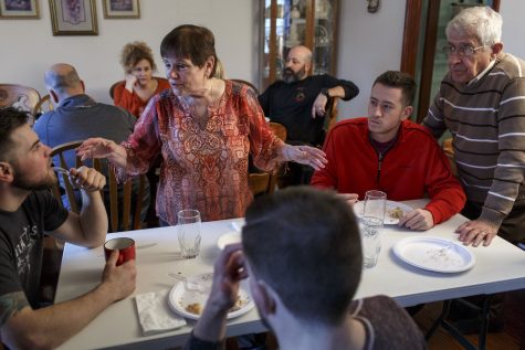Nikolai Gionti enjoys Thanksgiving dinner on Thursday, Nov. 24, 2016, with his family a week before he is set to leave to Albuquerque, New Mexico to start his first professional fight training camp.