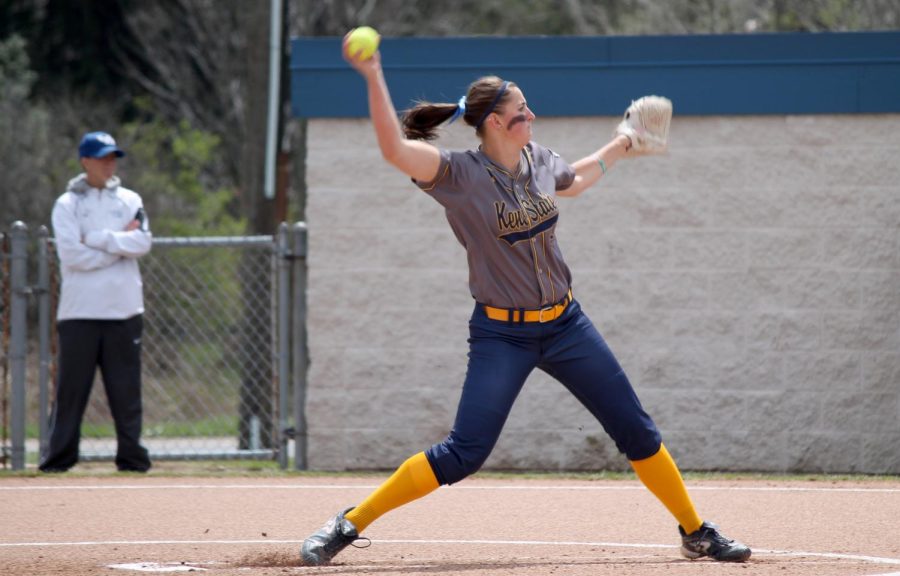 Kent+State+then-junior+pitcher+Ronnie+Ladines+pitches+against+University+at+Buffalo+on+April+23.+The+flashes+won+both+games+in+their+double+header.%C2%A0