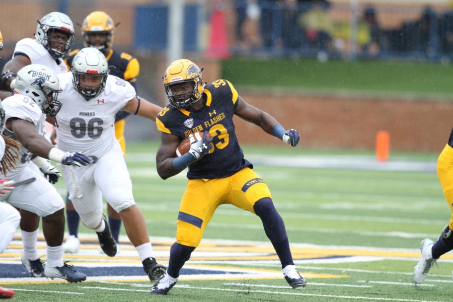 Kent State running back Jo-El Shaw jukes past Howard defenders during the second half of the Flashes matchup against the Bison on Sept. 8, 2018. The Flashes won 54-14.