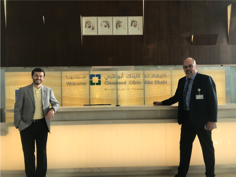 Gustavo Stille (left), the Alumni Association’s associate director of international alumni relations, takes a tour of the Cleveland Clinic in Abu Dhabi.