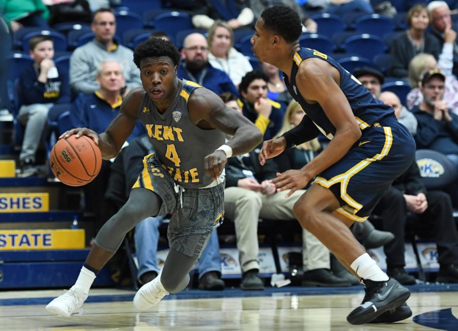 Kent States Antonio Williams drives to the basket against Toledos Chris Darrington in the second half of Tuesdays game at the M.A.C. Center. 