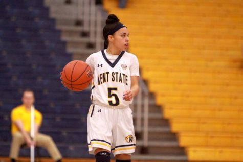 Freshman guard Mariah Modkins brings the ball up during the second half of Kent States matchup against NIU on Wednesday, Jan. 9, 2018. Kent State won, 87-76. 