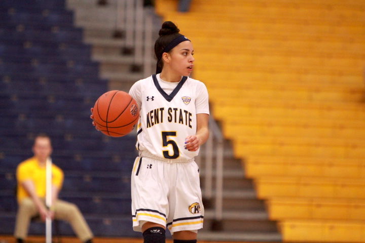 Freshman+guard+Mariah+Modkins+brings+the+ball+up+during+the+second+half+of+Kent+States+matchup+against+NIU+on+Wednesday%2C+Jan.+9%2C+2018.+Kent+State+won%2C+87-76.%C2%A0