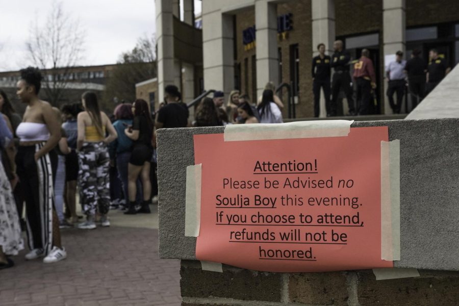 Kent State informs students in line for the closing portion of Flashfest 2019 that Soulja Boy will be unable to perform. Thursday, April 11, 2019.