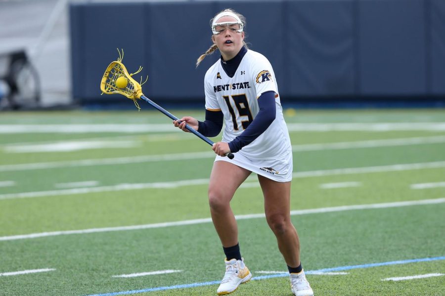 Midfielder Raegan Russel cradles the ball in a game against Central Michigan Saturday, April 20, 2019.
