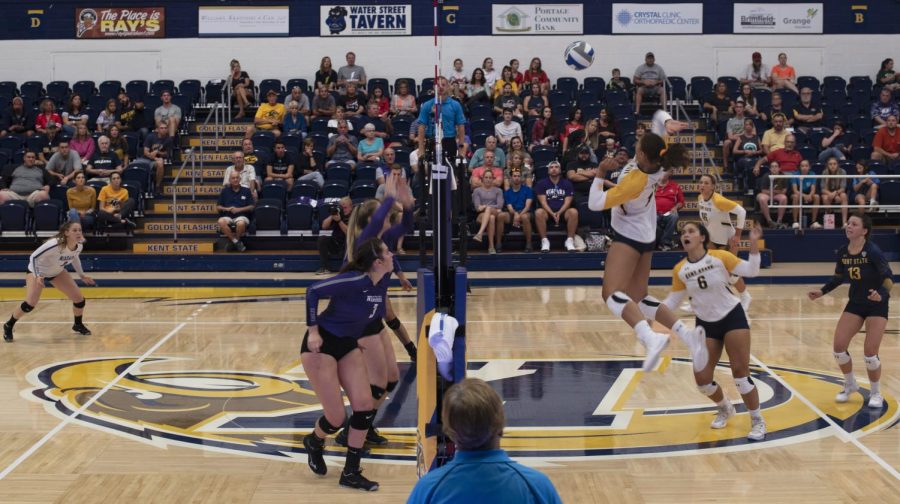 Kent State women’s volleyball teams goes to the fifth set Sept. 21, 2019 but pulls out a win in the end against Niagara 3-2.