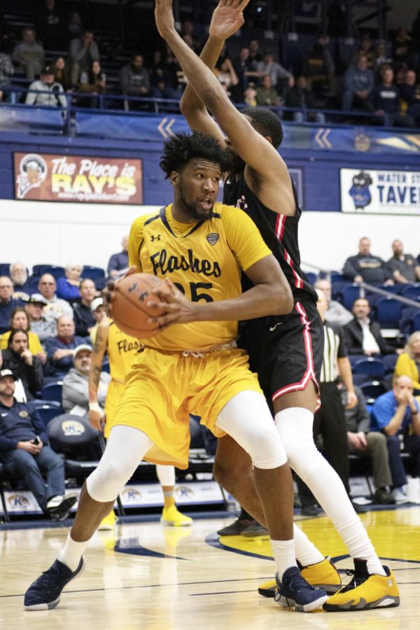 Senior forward Philip Whittington (25) attempts to make a shot during the mens basketball game on Feb. 4, 2020 against Ball State. Kent State lost 62-54. Whittington scored a game-high 18 points on 7-for-10 shooting.