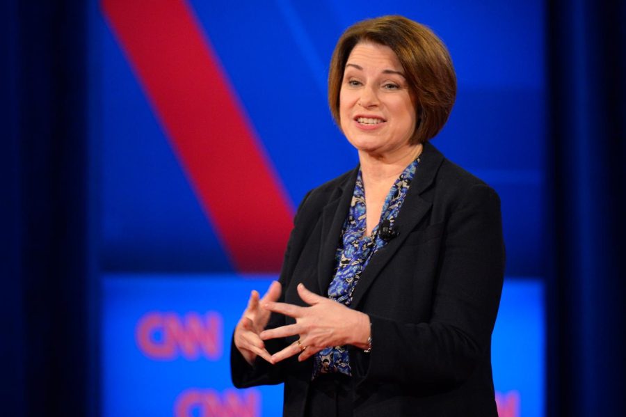 Klobuchar announced that she will suspend her campaign on the eve of Super Tuesday. 