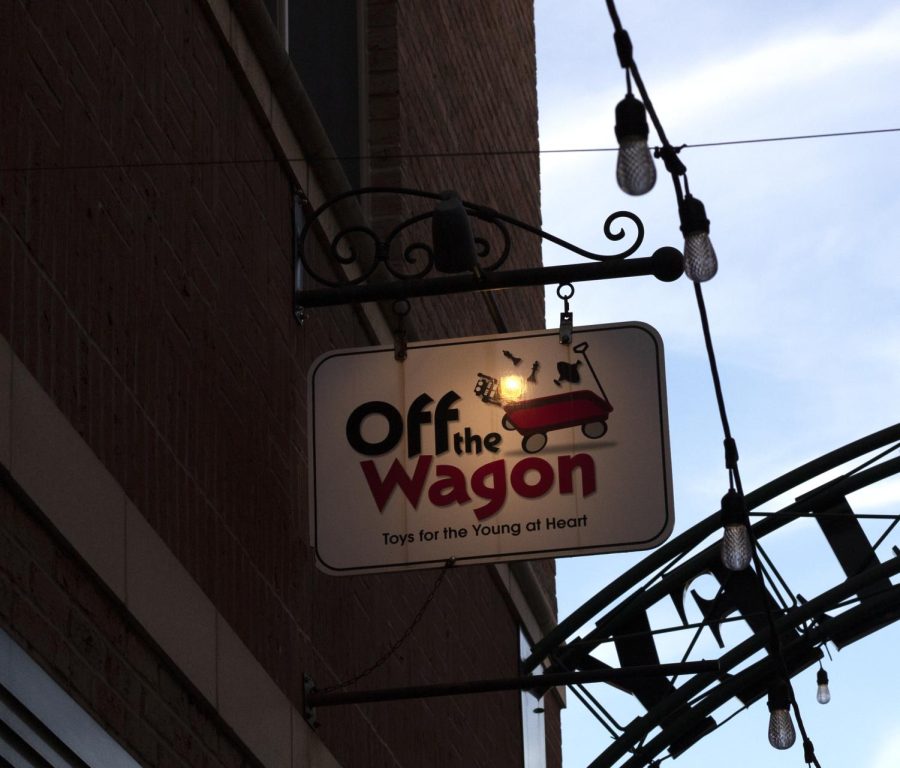 Off+the+Wagon+is+located+in+Acorn+Ally+at+152+E.+Main+Street+in+Kent+Ohio.+Off+the+Wagon+was+voted+the+best+place+in+Kent+to+shop+by+community+members+and+students.