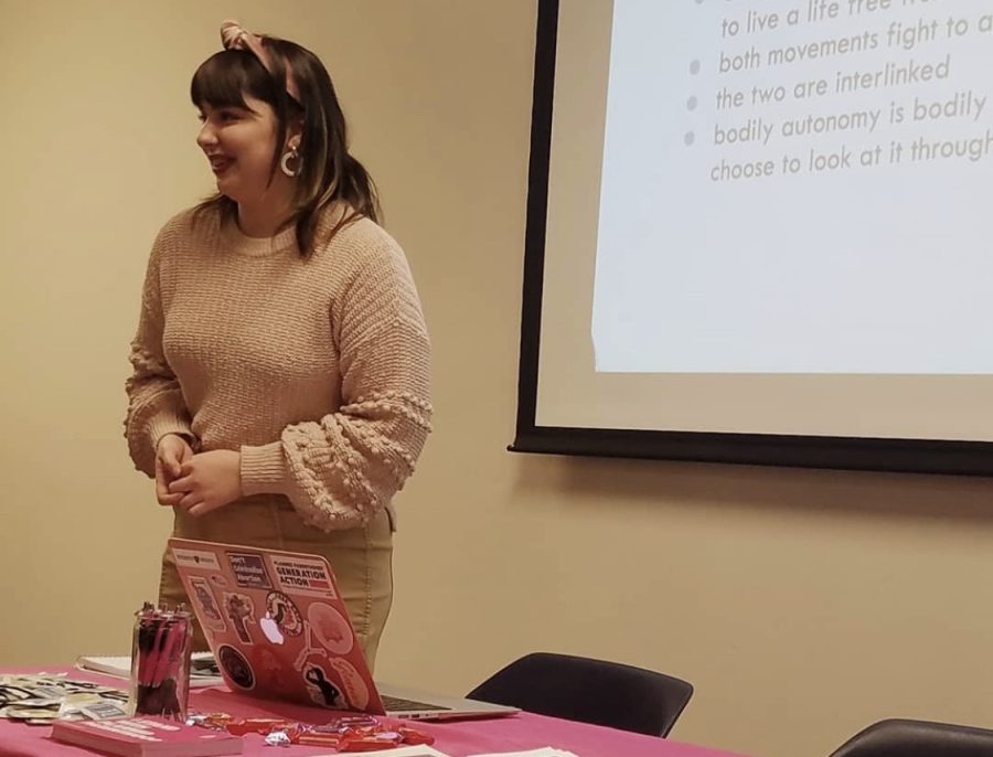 Mackenzie Burchett gives a presentation during a Planned Parenthood Advocates of Kent State meeting on Feb. 21, 2020. 