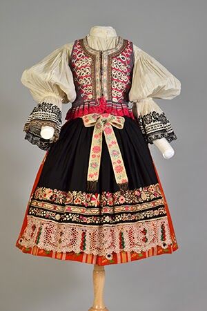 Pictured above is an “ensemble from Southern Moravia in Slovakia” courtesy of Kent State University Museum. The regional dress exhibition displays clothes from Western and Eastern Europe. Photo courtesy of the Kent State Fashion Museum.