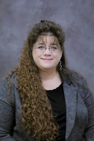 Shelley Marshall is an associate lecturer in information technology at Kent State Ashtabula.
