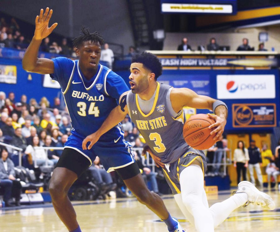Kent State redshirt junior Sincere Carry makes a break for the basket. March 4, 2022