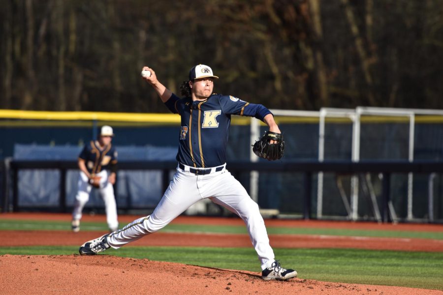 Kent State sophomore Evan Wolf pitches during the game against PITT on April 12, 2022.