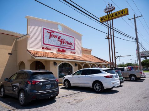 At their beloved Town House restaurant, the bereaved of the Uvalde school shooting find little comfort.
