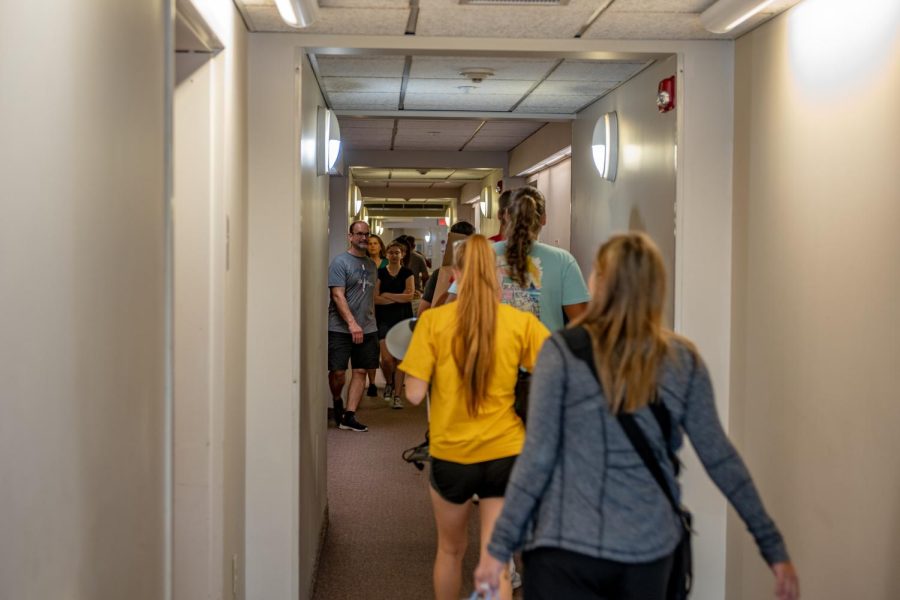 Students, with help from their family and friends, move into Koonce Hall on Aug. 20, 2022.