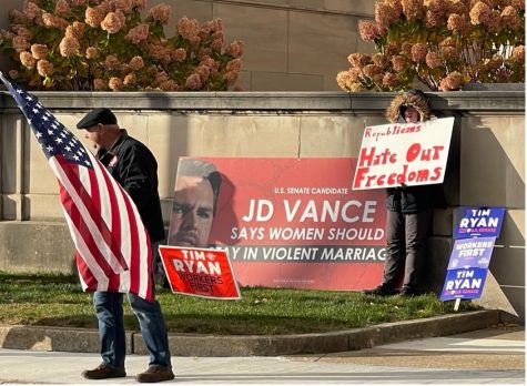 Tim Ryan supporters outside of Stambaugh Auditorium in Youngstown on Monday, Oct. 17, 2022. 
