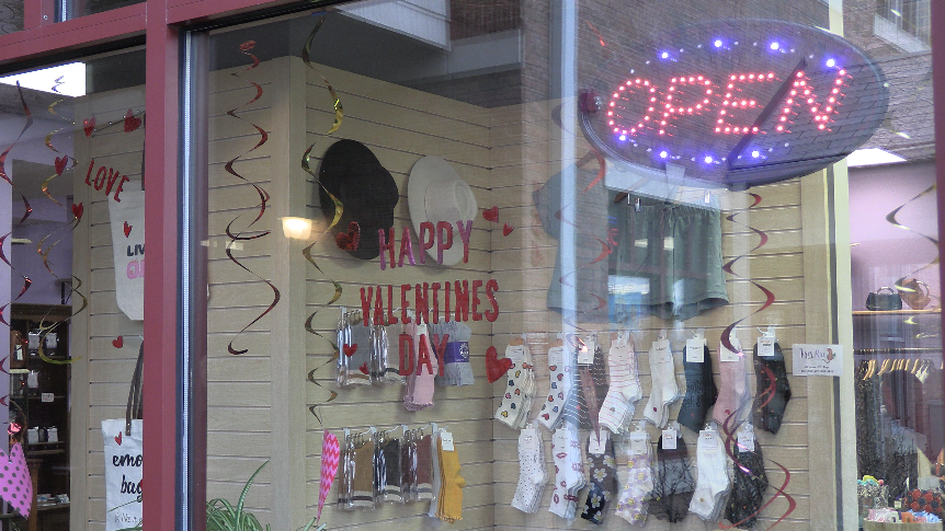 2+on+the+Town%3A+Kents+Valentines+Day+staples