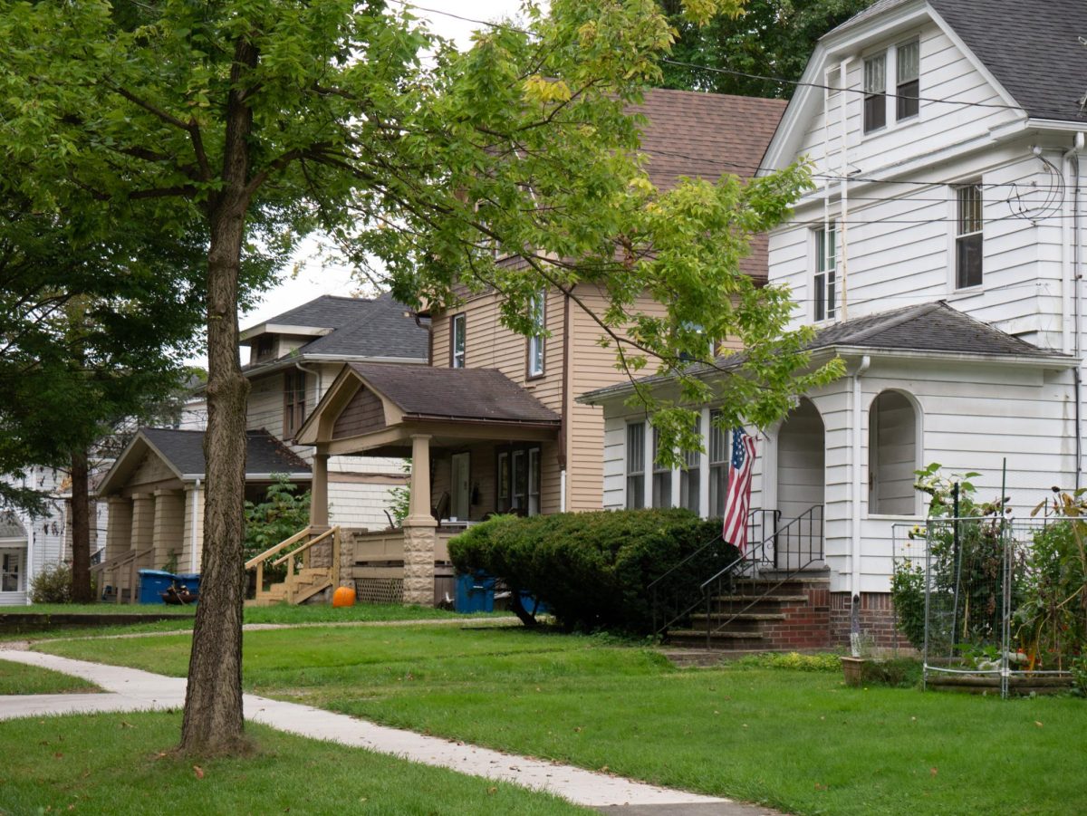 A row of houses on Sherman St. in Kent, OH. Sherman St. is one of many locations close to campus with Gold Zone Rentals.