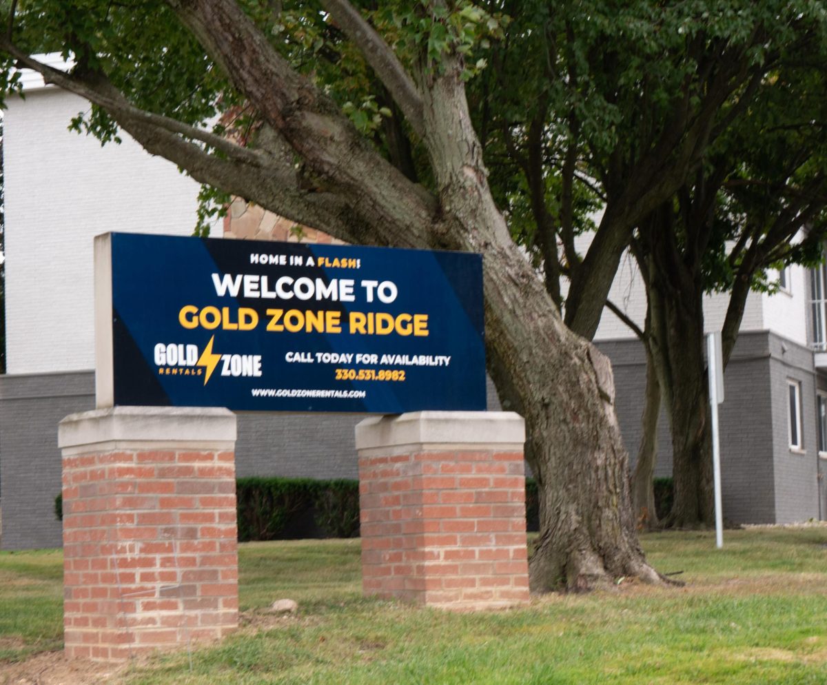 The sign outside of the Gold Zone Ridge Apartments, located on E Summit Street. Gold Zone Ridge is one of many Gold Zone apartment rentals available close to campus.