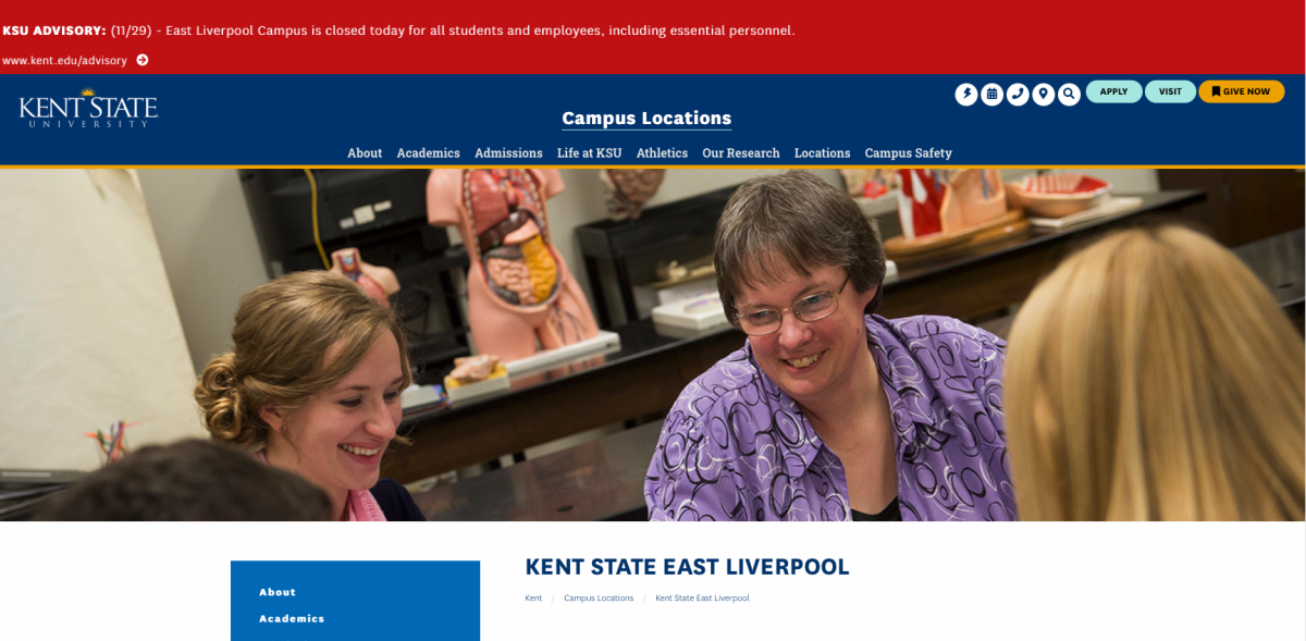 An advisory banner about a camp closure runs on the Kent State University East Liverpool website. 