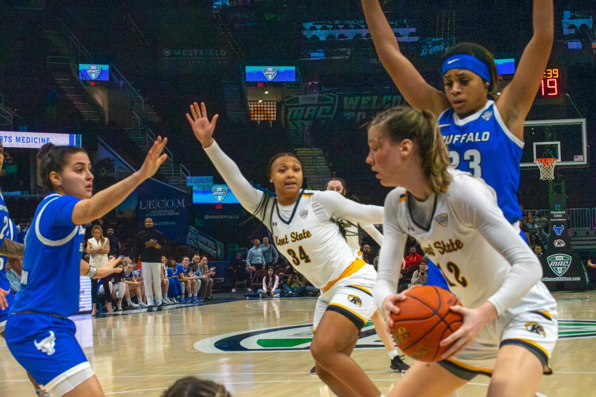 Kent State freshman Janae Tyler calls for the ball from teammate junior Jenna Batsch in the MAC Womens Basketball championship game on Saturday, March 16, 2024.