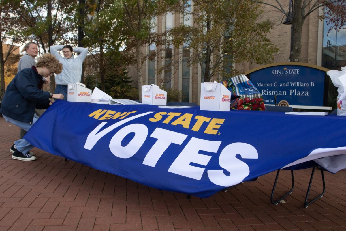 Kent State Votes setting up their table to speak to Kent students about Election Day. Nov. 5, 2024.