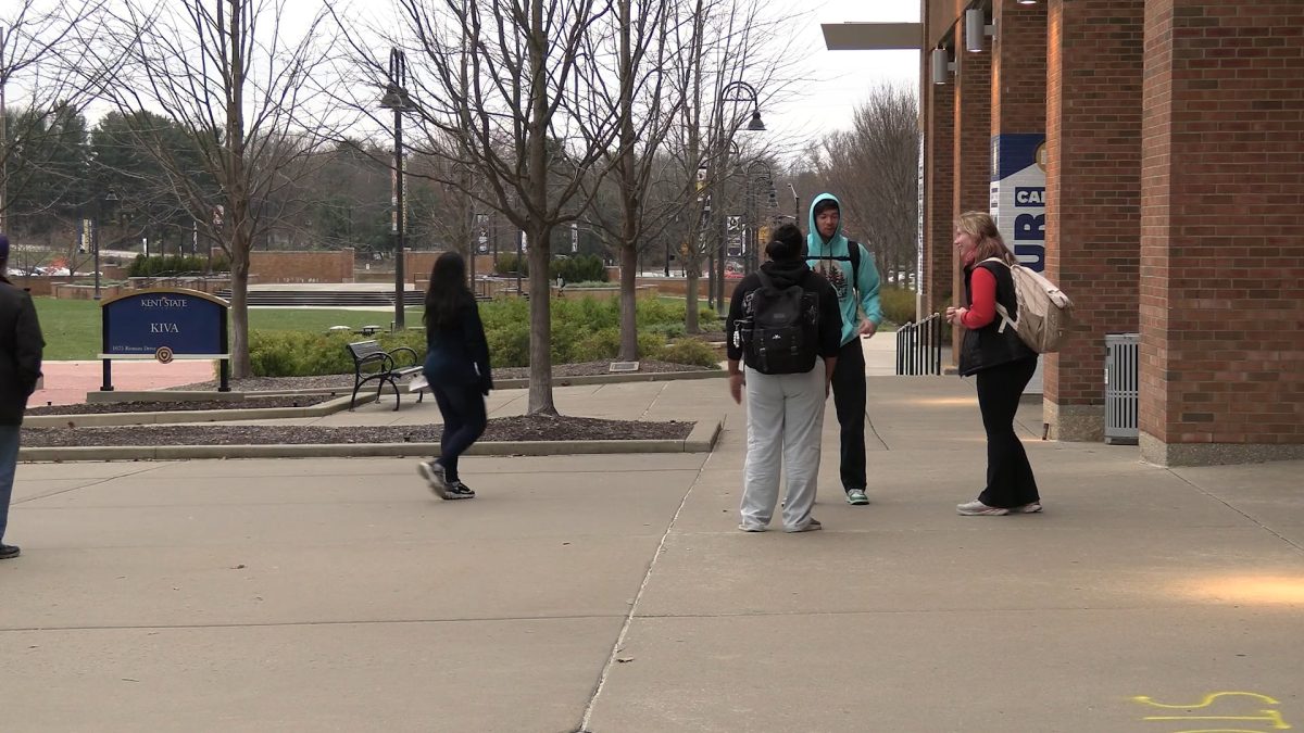 Students discuss holiday plans as Thanksgiving break approaches